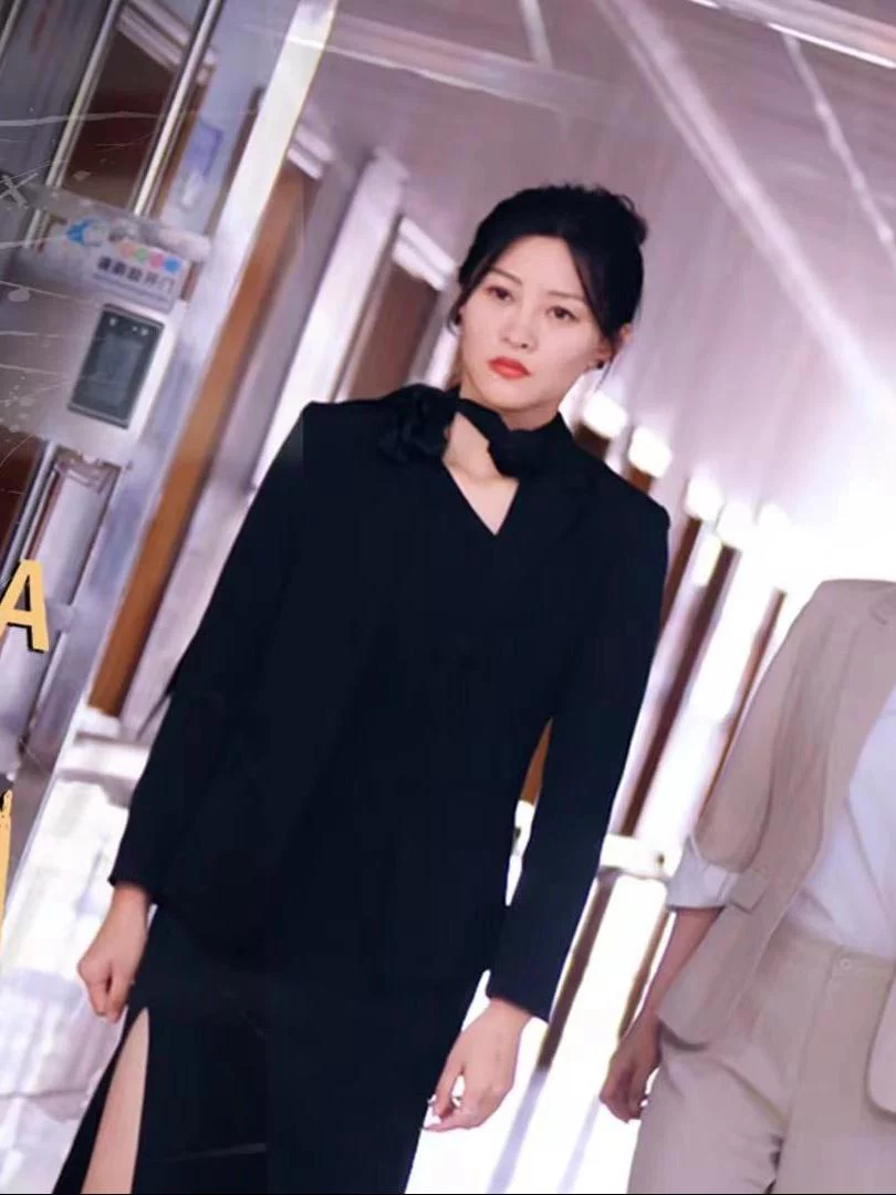 Chị Gái Năm Mươi Xinh Đẹp và Ngầu 五旬姐姐又美又飒