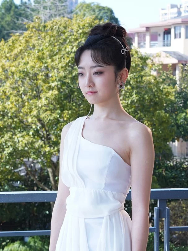 Nữ tổng tài lạnh lùng 2 冰山女总裁2